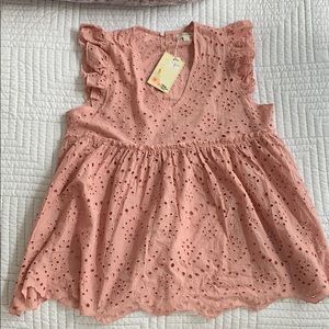 ⭐️ Blush top - flutter sleeves - scalloped trim ⭐️